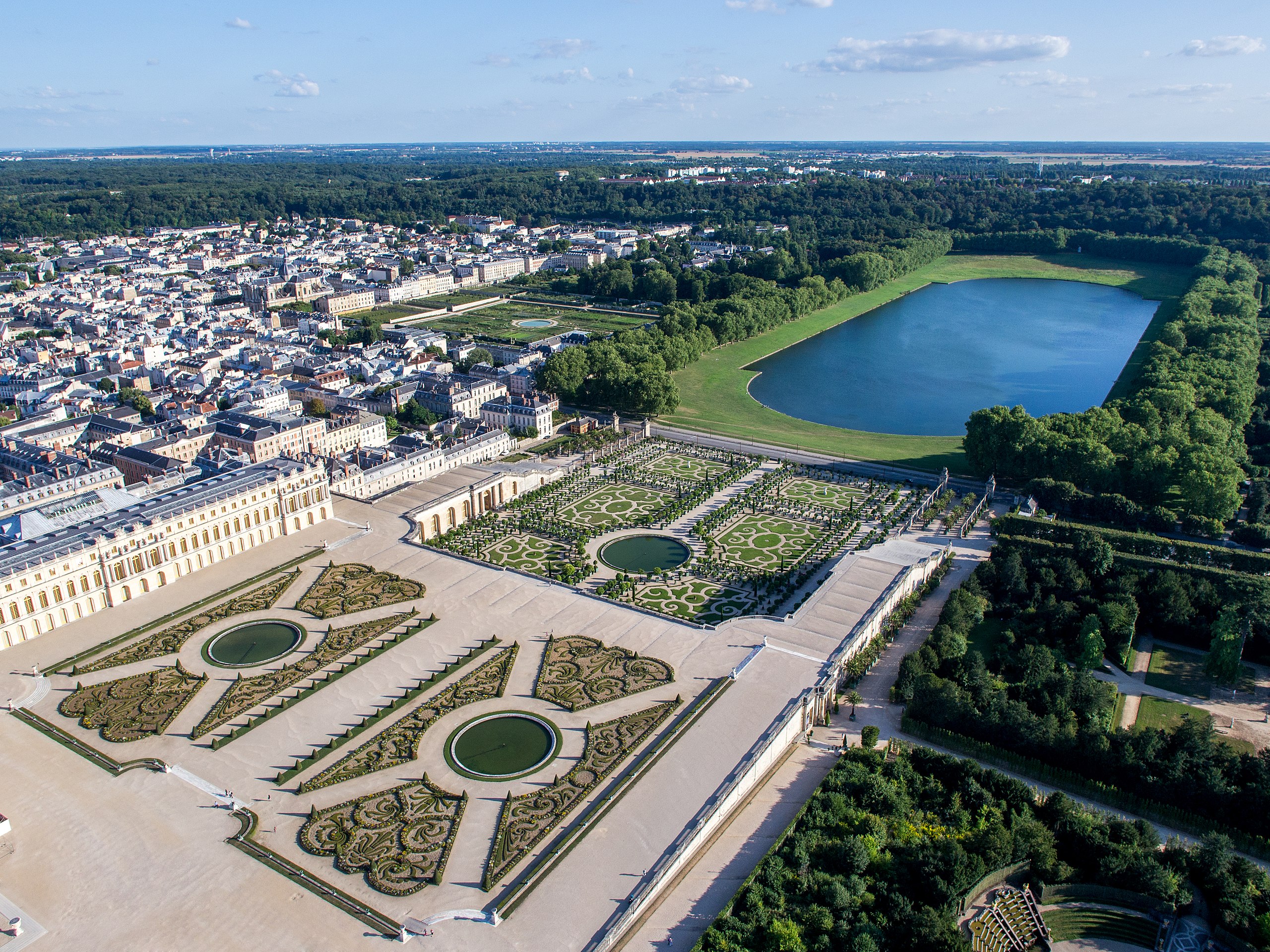 Vue_aérienne_du_domaine_de_Versailles_par_ToucanWings_-_Creative_Commons_By_Sa_3.0_-_072